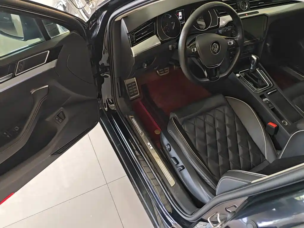 Volkswagen Magotan PHEV — миниатюра 16