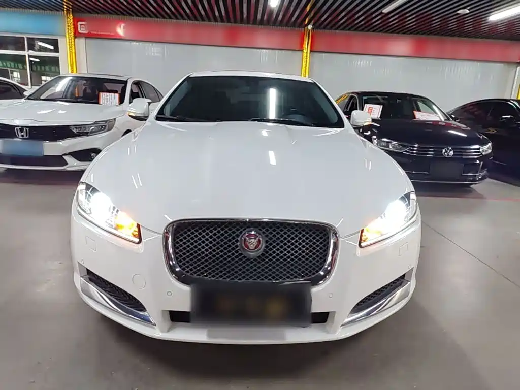 Jaguar XF — миниатюра 3