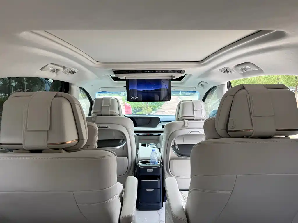 Buick GL8 Hybrid — миниатюра 8