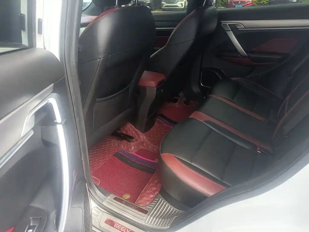 Geely Binyue — миниатюра 5