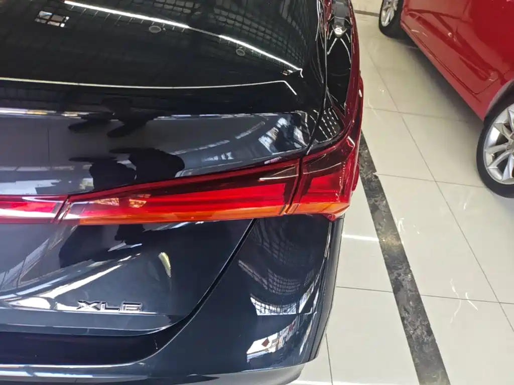 Toyota Avalon — миниатюра 8