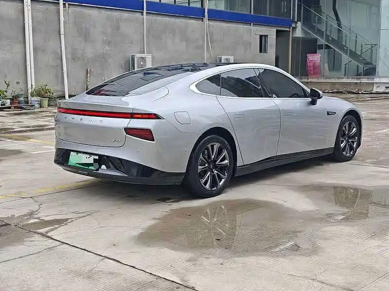 XPeng P7 — миниатюра 13