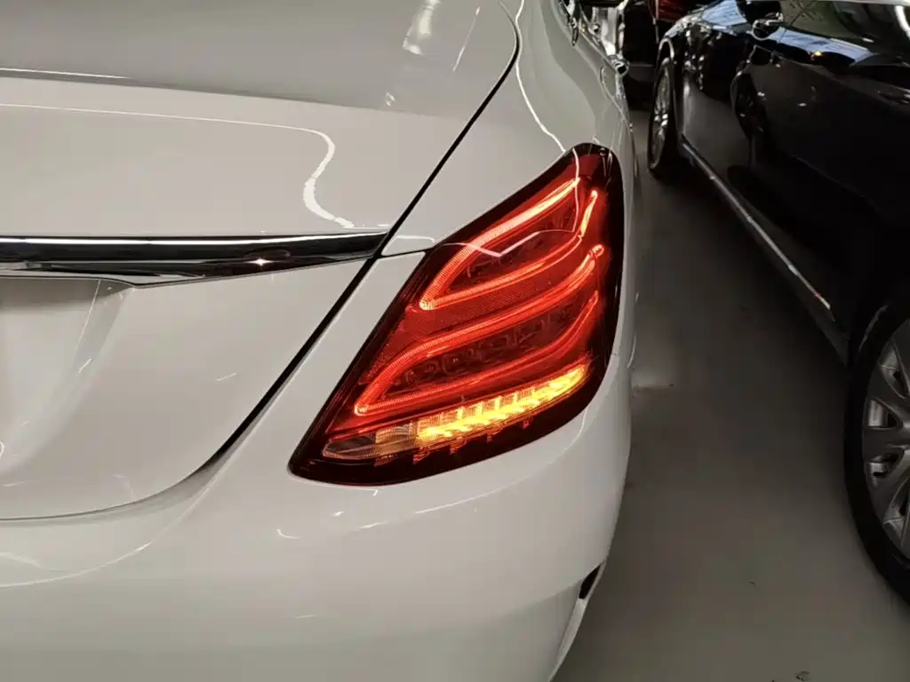 Mercedes-Benz C-Class — миниатюра 8