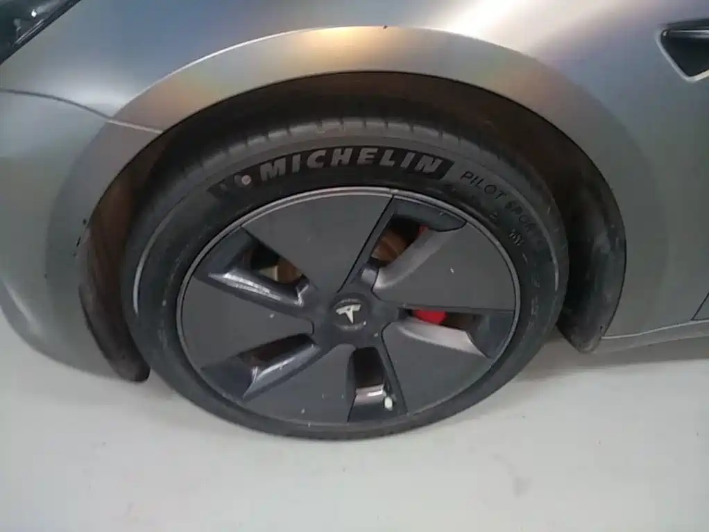 Tesla Model 3 — миниатюра 23