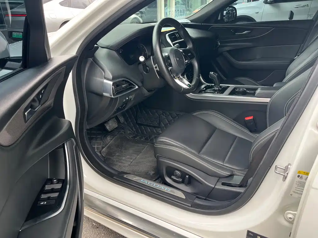 Jaguar XEL — миниатюра 9