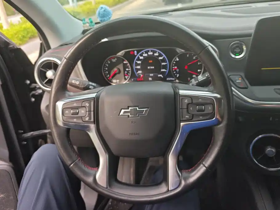 Chevrolet Blazer — миниатюра 15