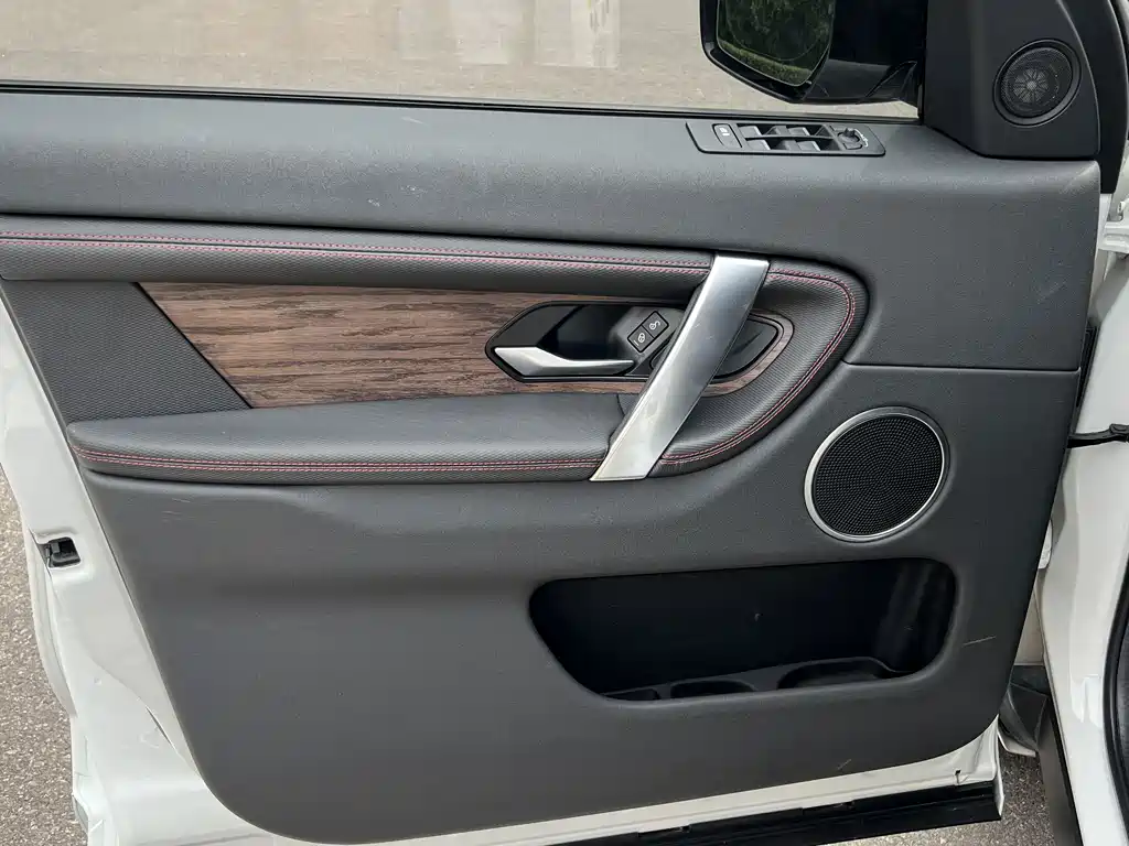 Land Rover Discovery Sport — миниатюра 4
