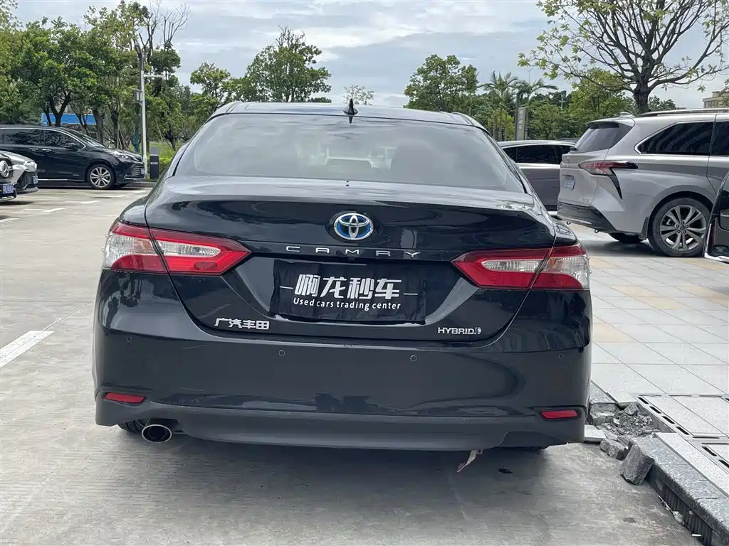 Toyota Camry — миниатюра 8