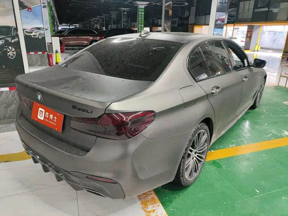 BMW 5 Series — миниатюра 8