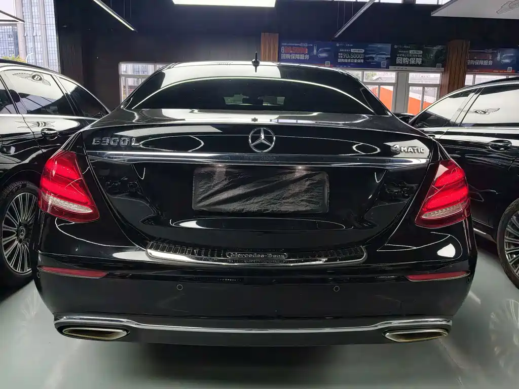 Mercedes-Benz E-Class — миниатюра 7