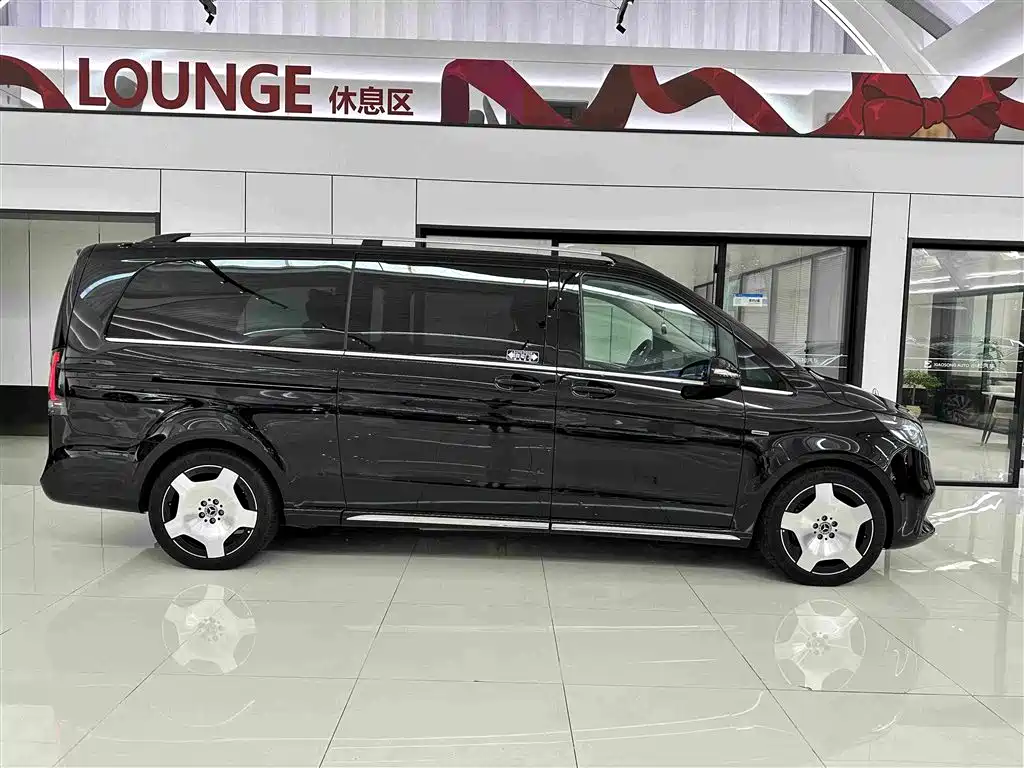 Mercedes-Benz V-Class — миниатюра 2