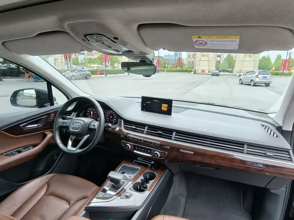Audi Q7 — миниатюра 6