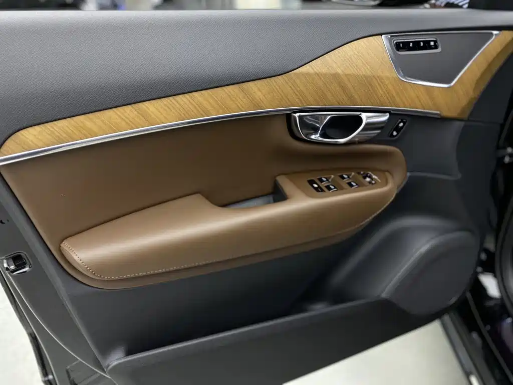 Volvo XC90 — миниатюра 17