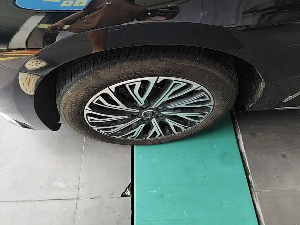 Hongqi Hongqi H5 — миниатюра 23
