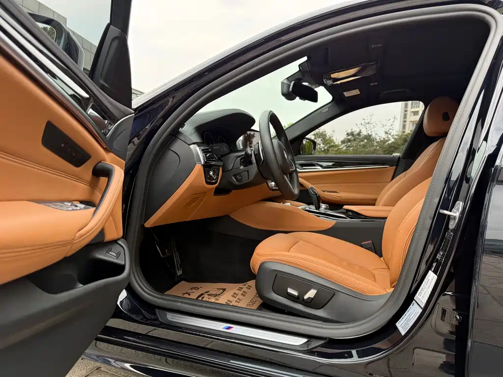 BMW 5 Series — миниатюра 4