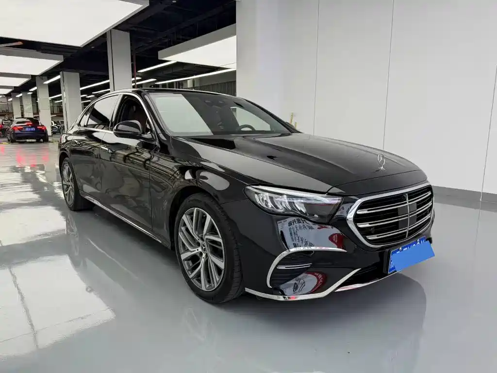 Mercedes-Benz E-Class — миниатюра 3