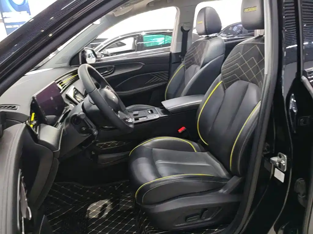 Roewe RX5 — миниатюра 15