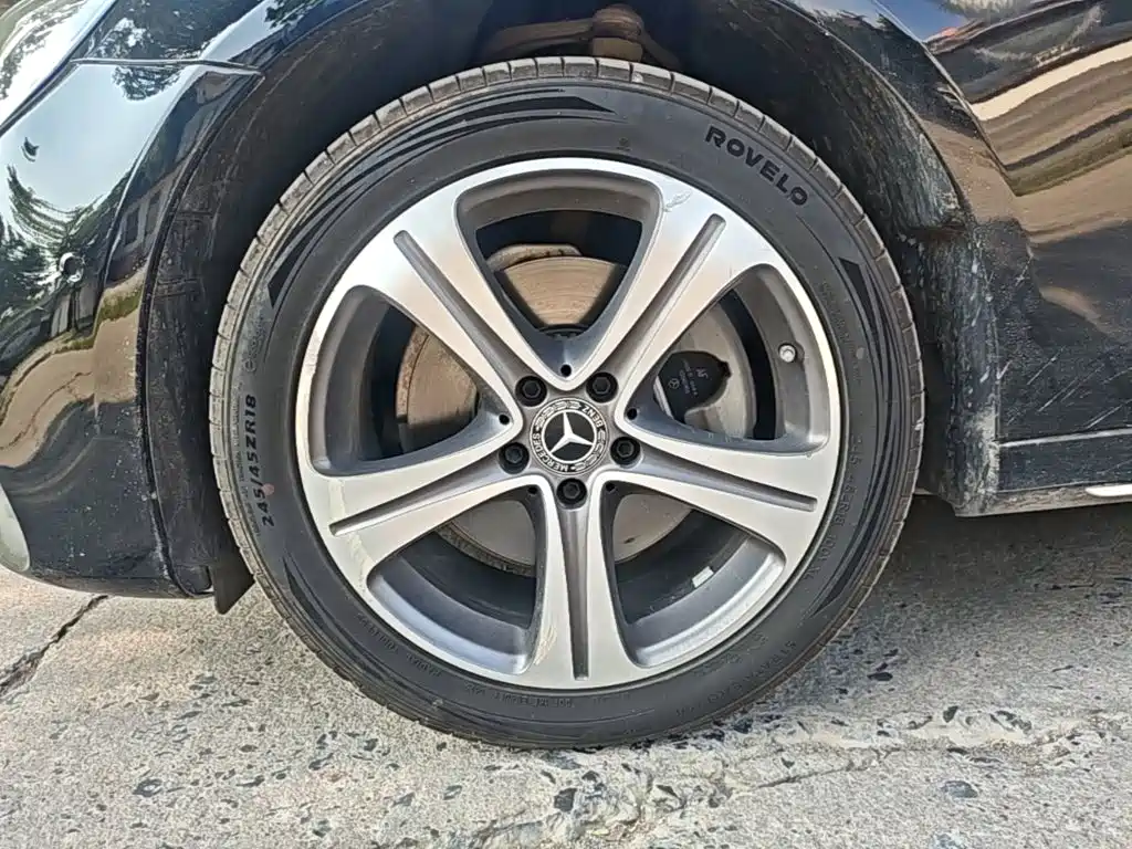 Mercedes-Benz E-Class — миниатюра 23