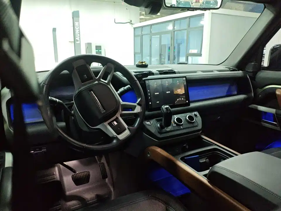 Land Rover Defender — миниатюра 9