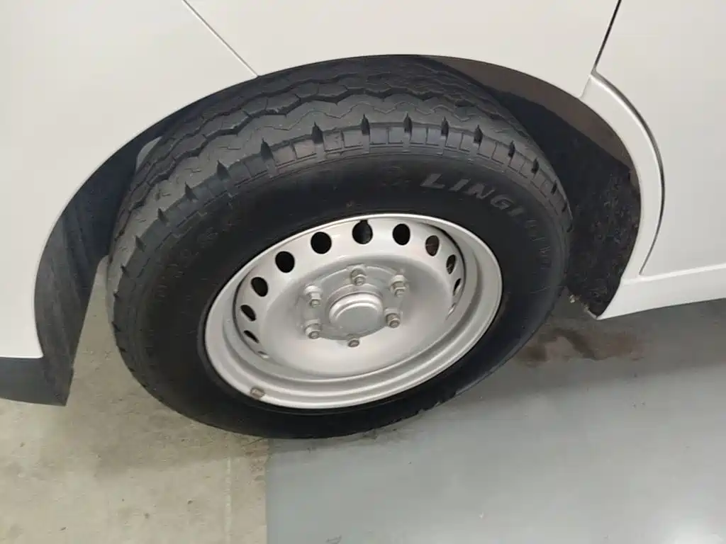 Wuling Yangguang — миниатюра 23