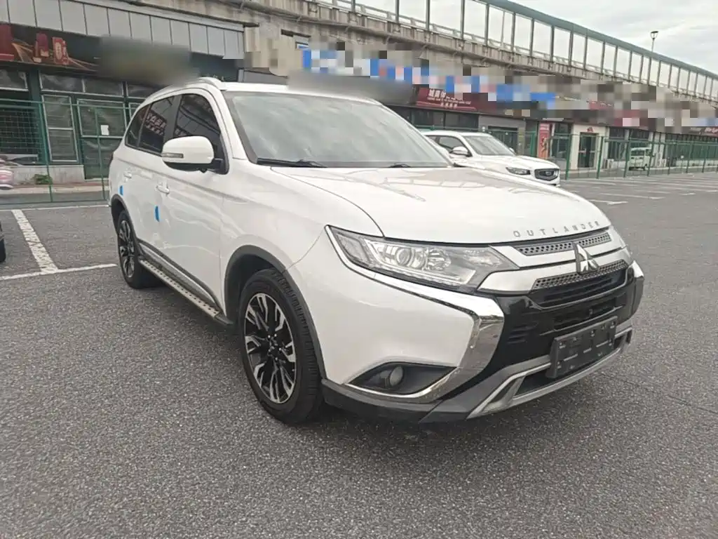 Mitsubishi Outlander — миниатюра 4