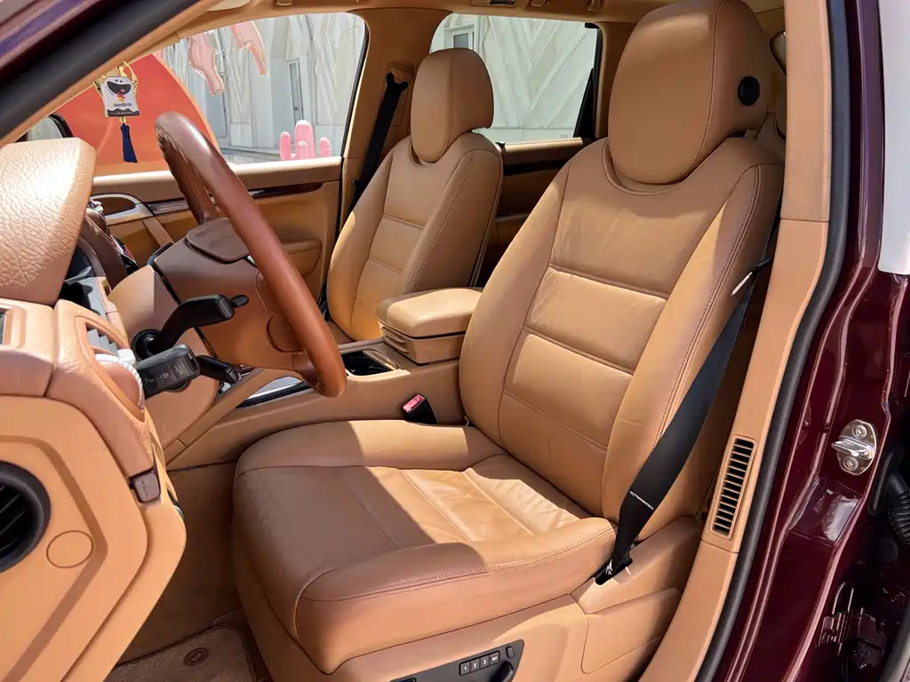 Porsche Cayenne — миниатюра 21