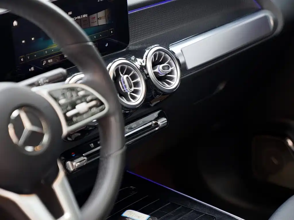 Mercedes-Benz GLB — миниатюра 12