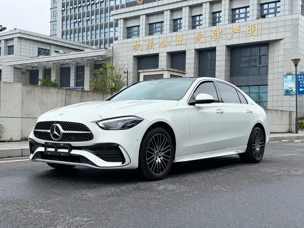 2024 Mercedes-Benz C-klasse - zdjęcie 1 z 17