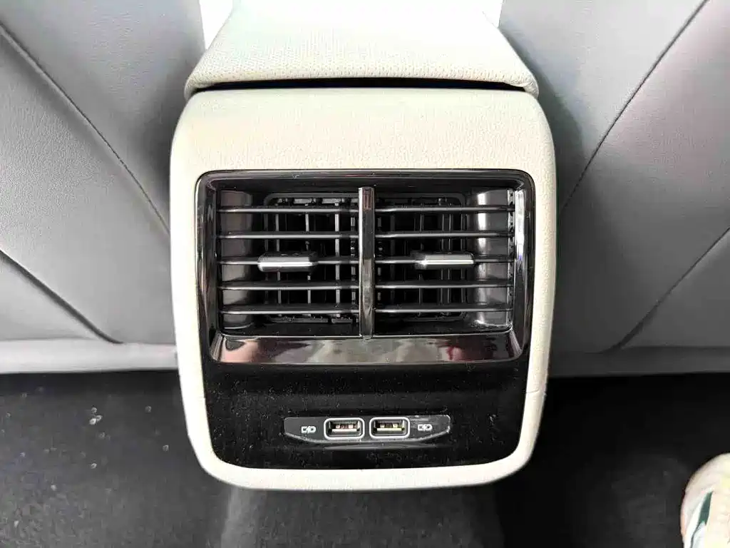 Volkswagen Sagitar — миниатюра 9