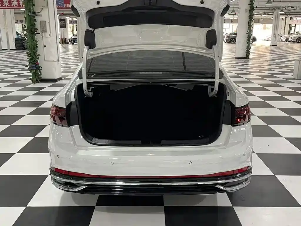 Volkswagen Sagitar — миниатюра 10