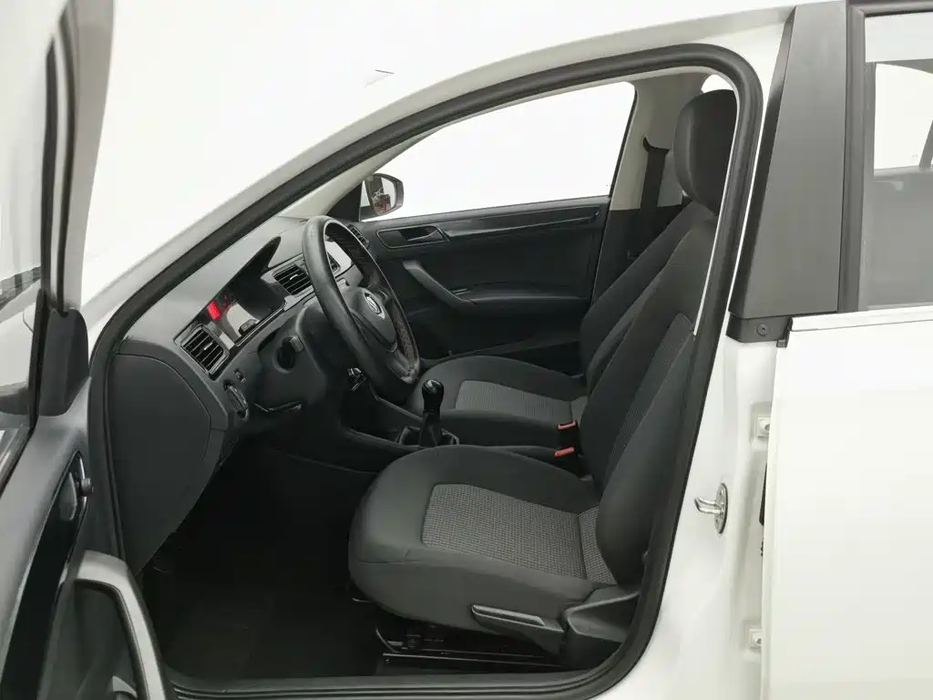 Volkswagen Santana — миниатюра 10