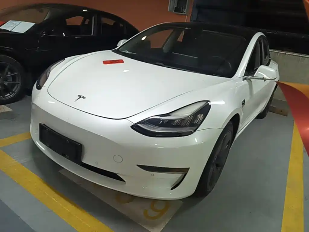 Tesla Model 3 — миниатюра 2