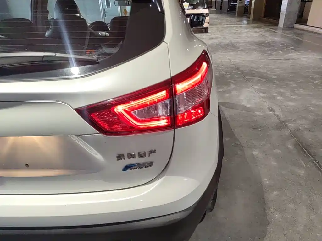 Nissan Qashqai — миниатюра 8