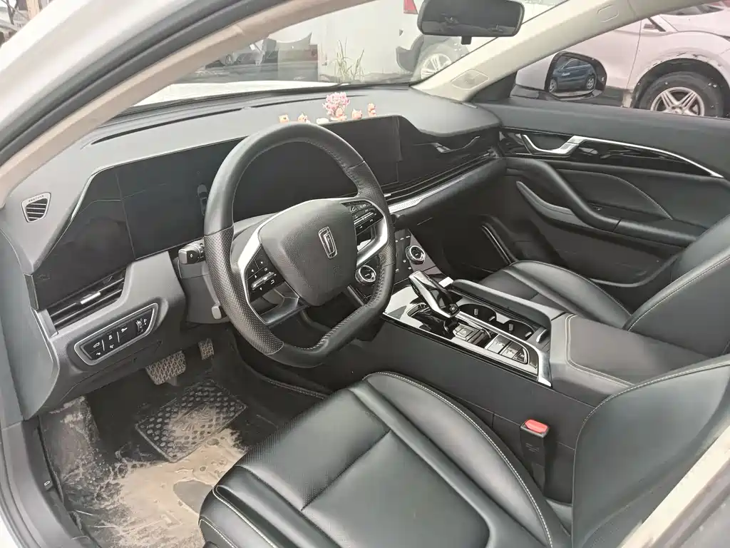 Bestune B70 2023 1.5T AT 70