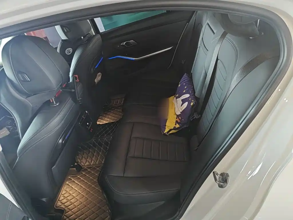 BMW 3 Series — миниатюра 17