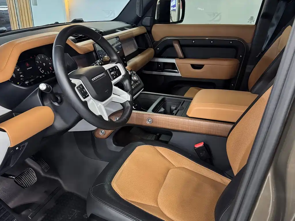 Land Rover Defender — миниатюра 4