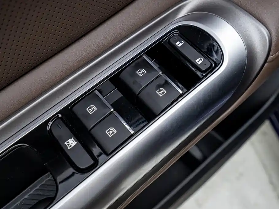 GAC Motor 传祺E8 PHEV — миниатюра 25