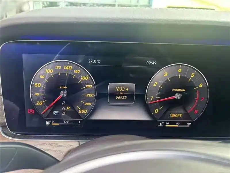 Mercedes-Benz E-Class — миниатюра 6