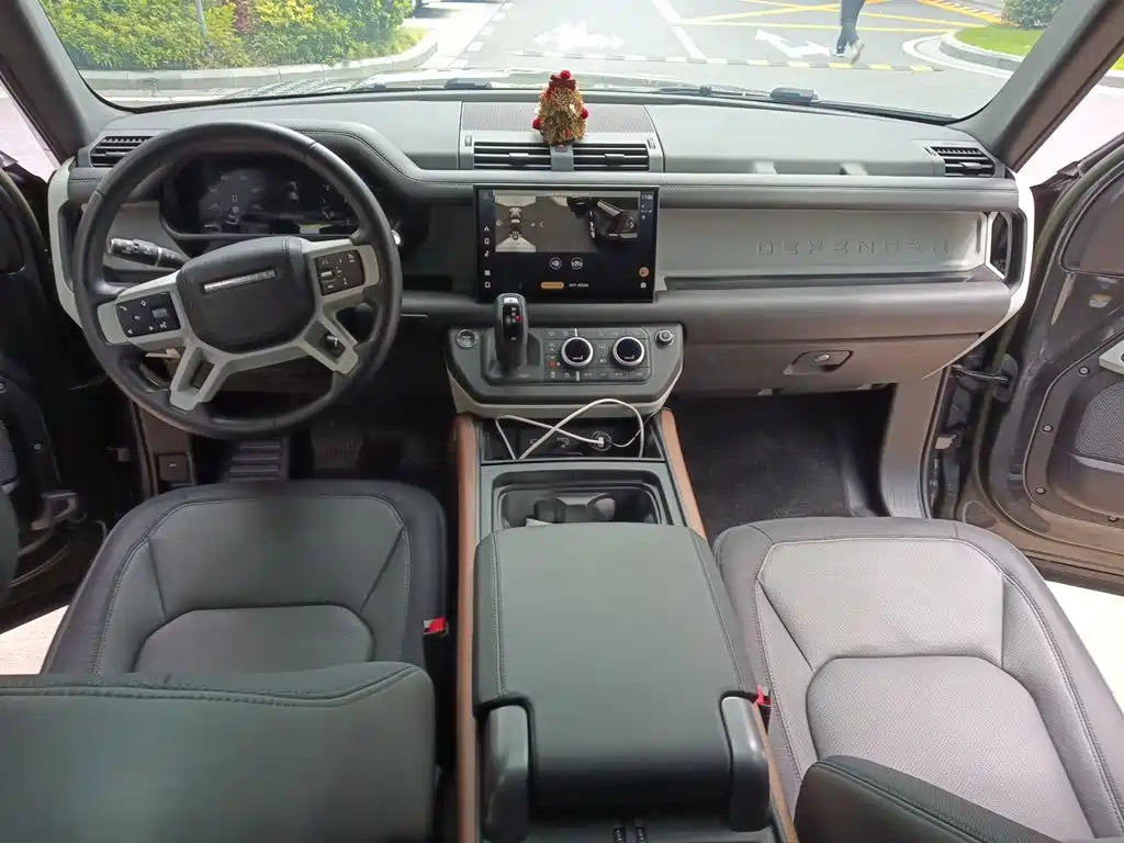 Land Rover Defender — миниатюра 13