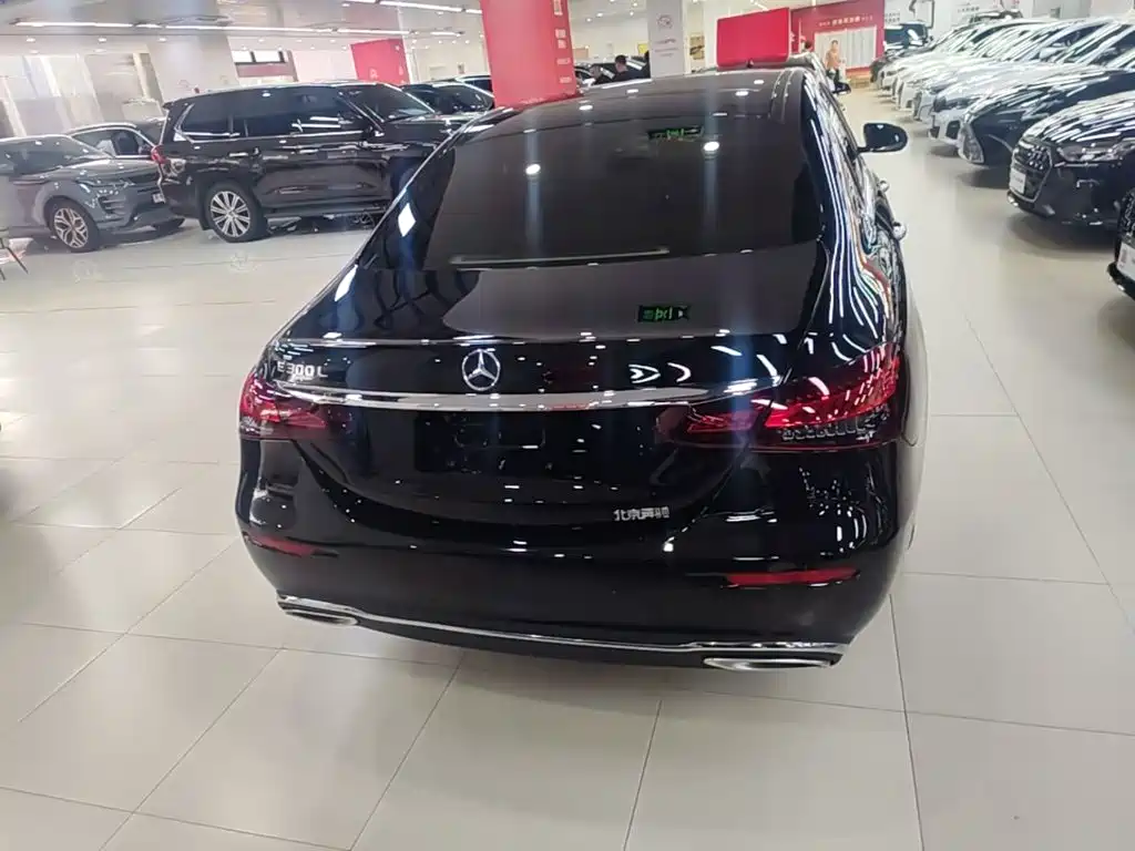 Mercedes-Benz E-Class — миниатюра 6