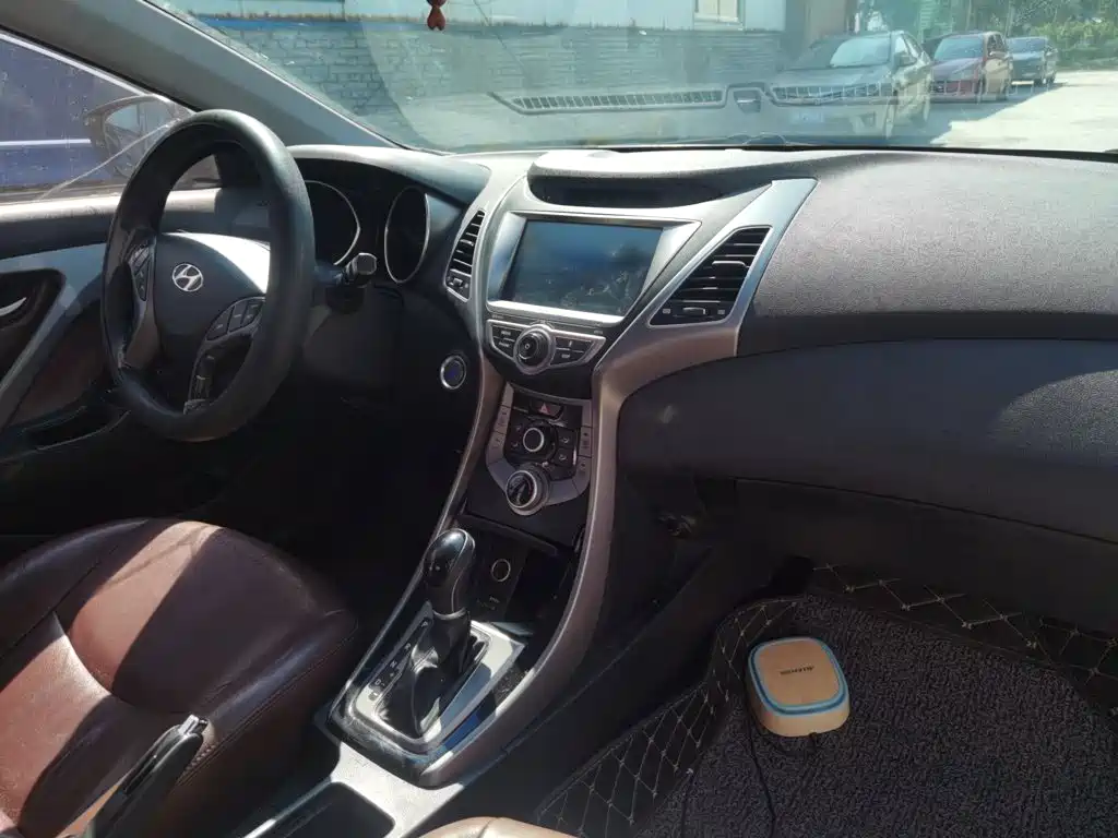 Hyundai Elantra Langdong — миниатюра 13