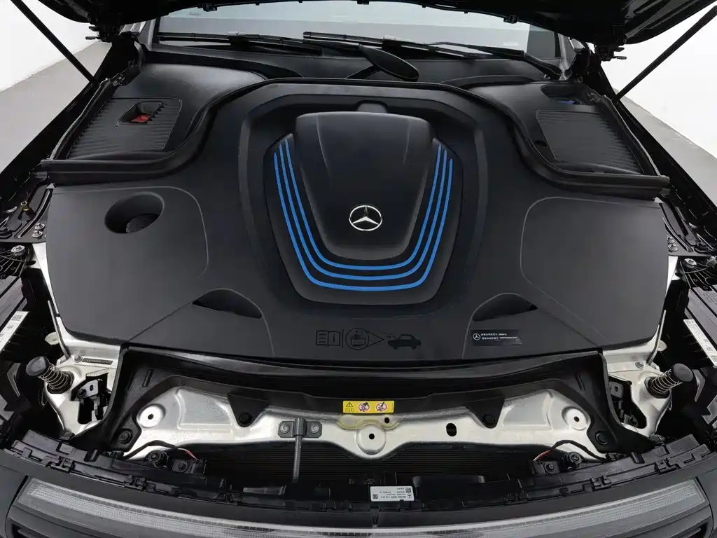 Mercedes-Benz EQC — миниатюра 6