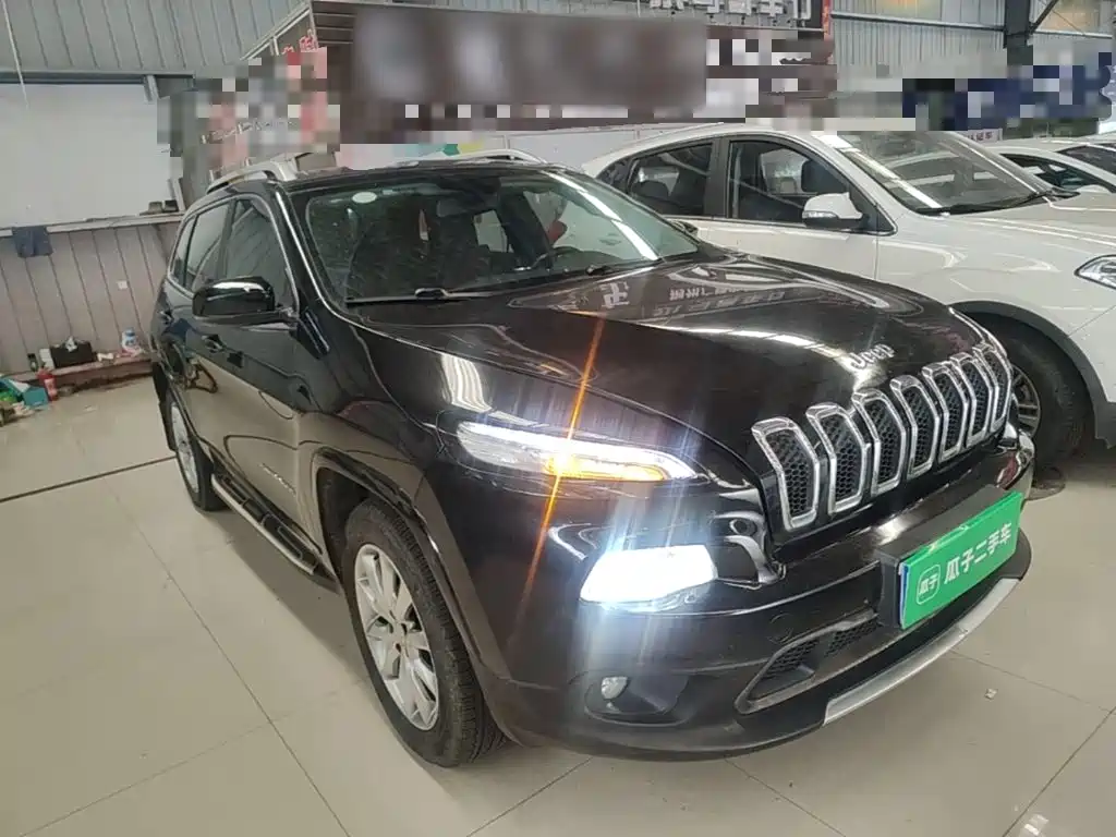 Jeep Cherokee — миниатюра 4