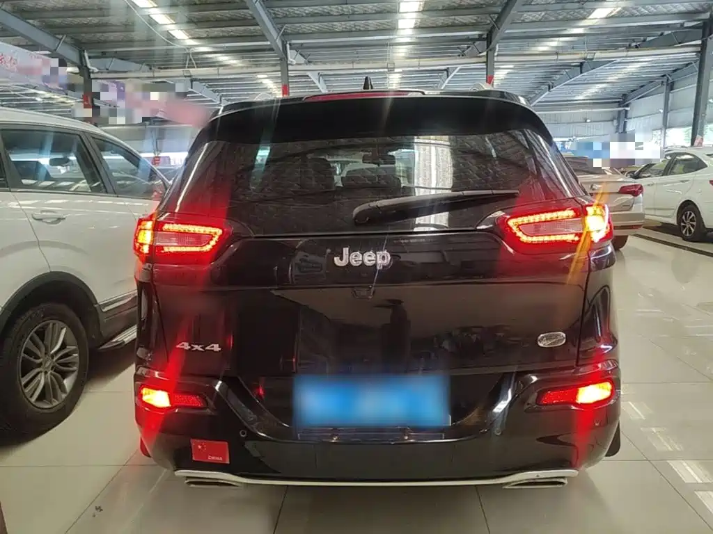 Jeep Cherokee — миниатюра 6