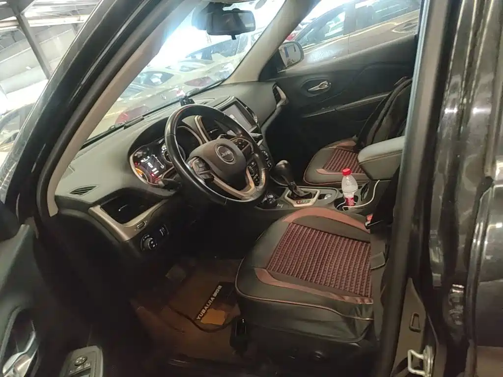 Jeep Cherokee — миниатюра 15