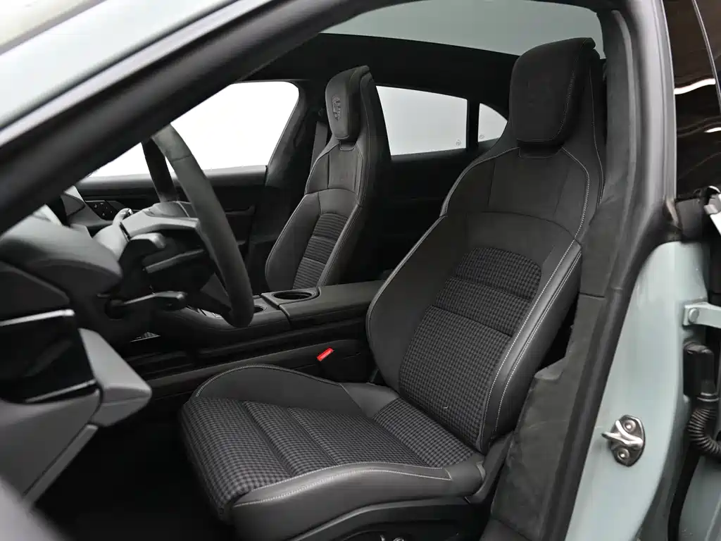 Porsche Taycan 2026 Taycan 4S Cross Turismo