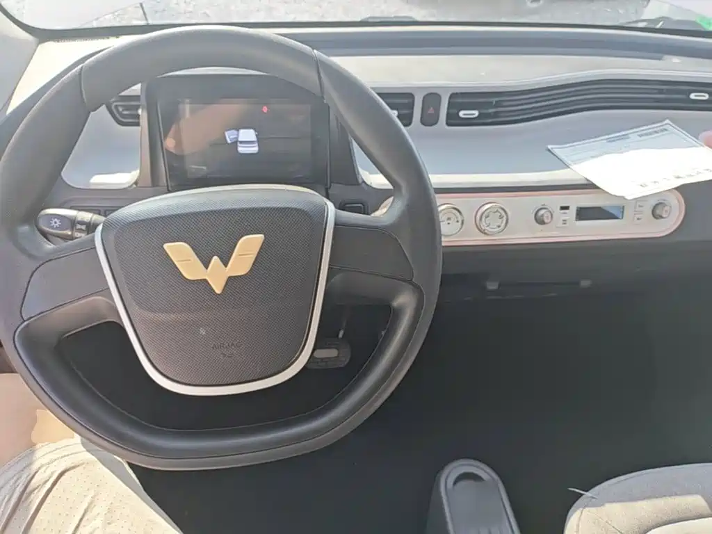 Wuling MINIEV — миниатюра 10