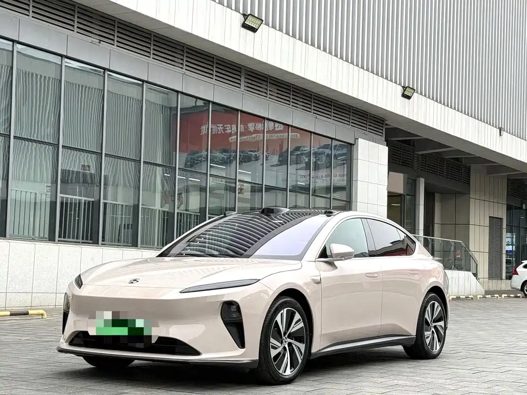 NIO ET5
