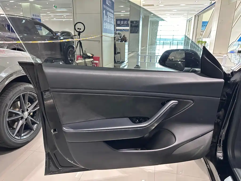 Tesla Model 3 — фотографии объявления, Фото 4