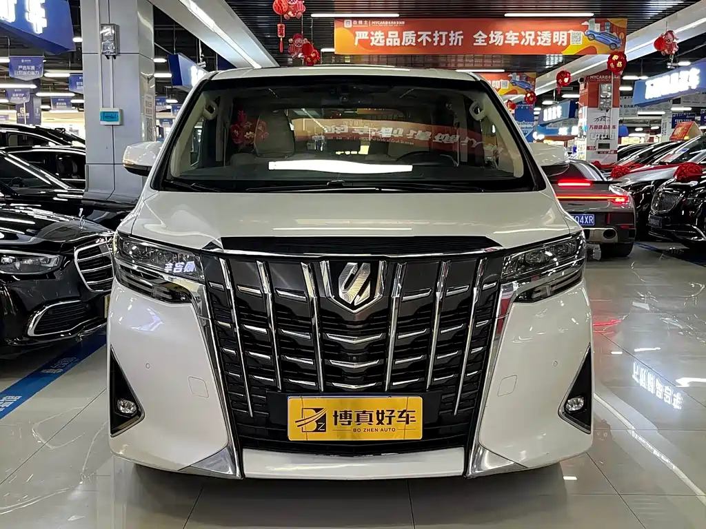 Toyota Alphard — миниатюра 2